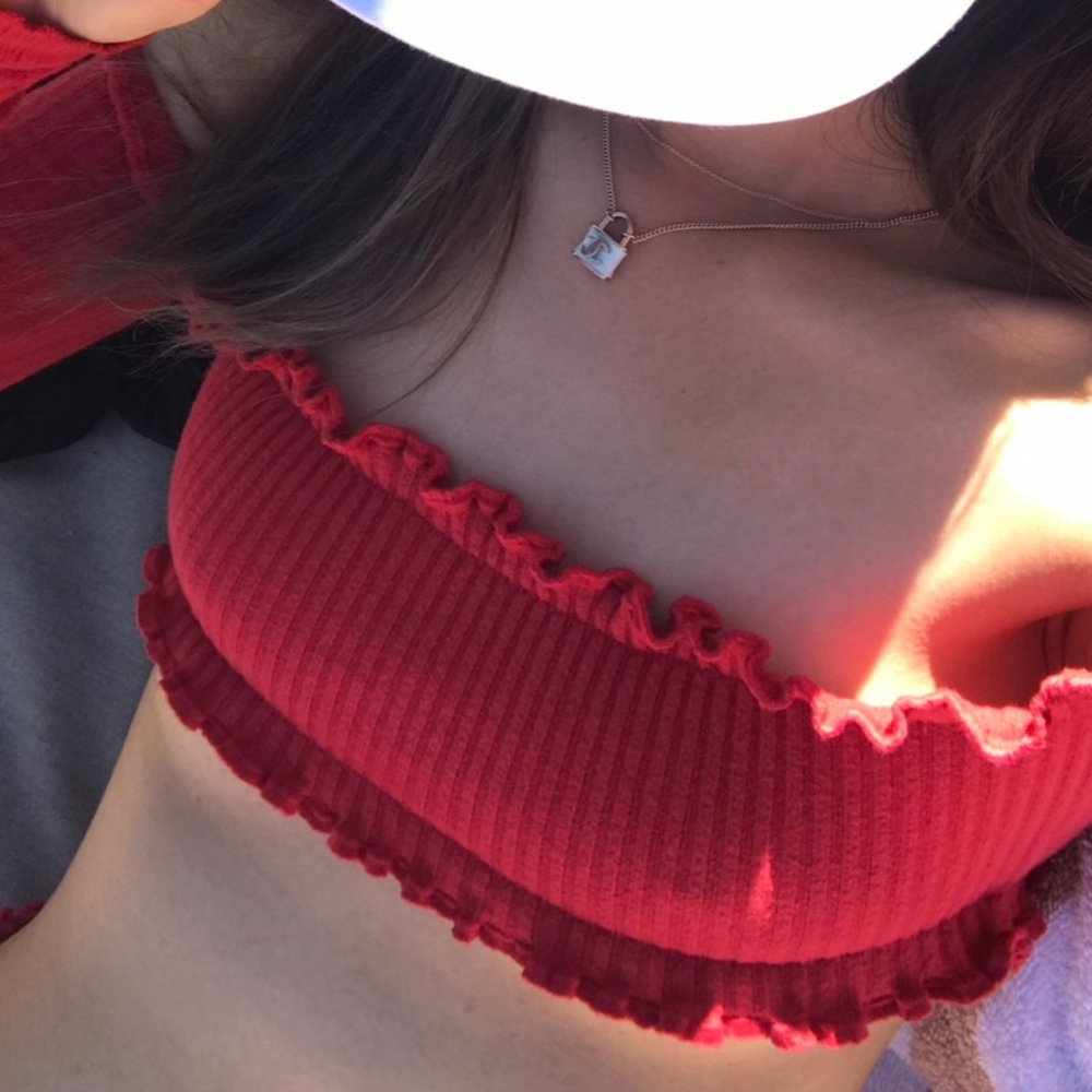 Are You Am I Elegant Red Ruffled Women's Intimate Set